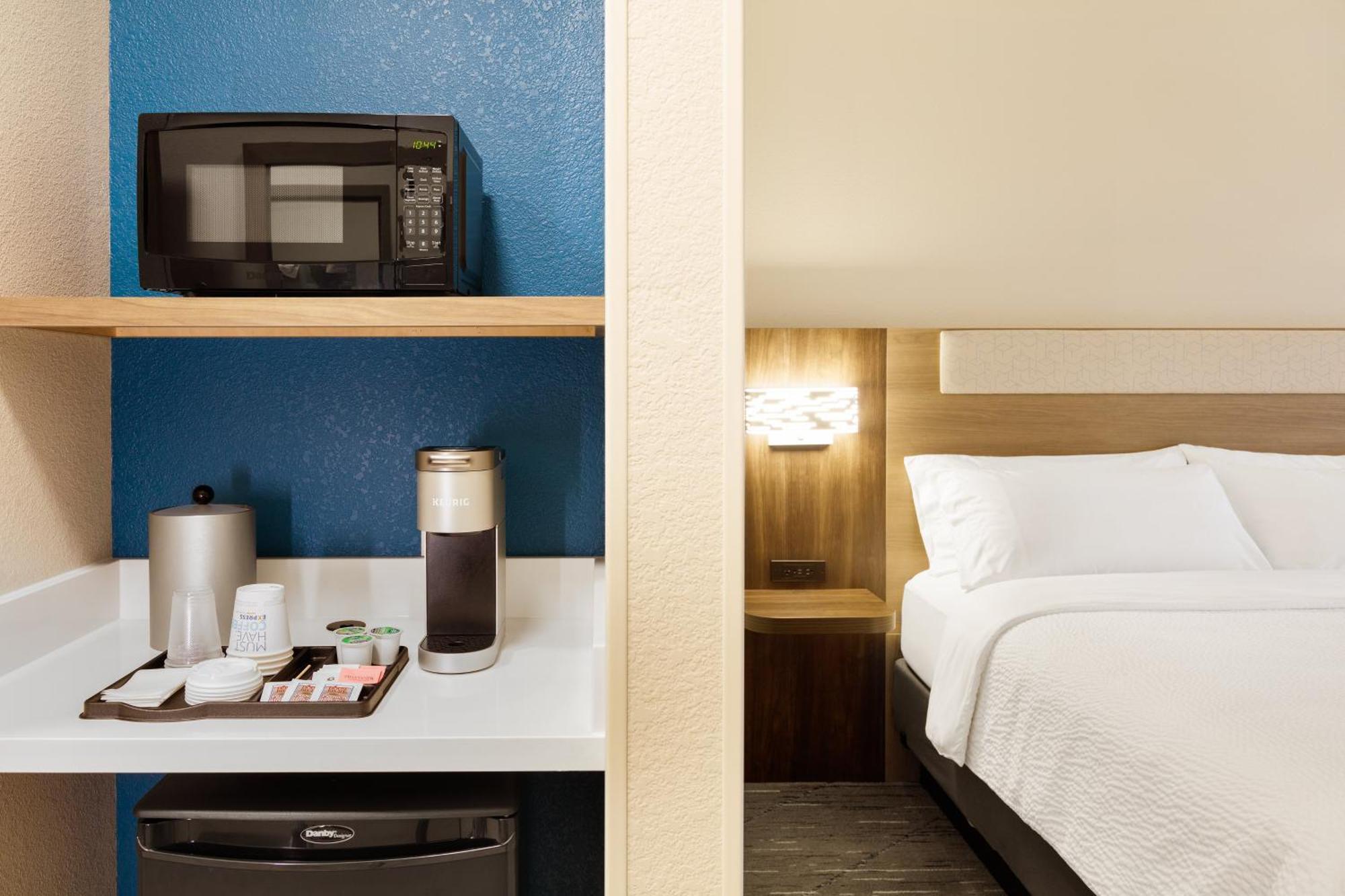 Holiday Inn Express & Suites Phoenix - Midtown, An Ihg Hotel Exterior photo